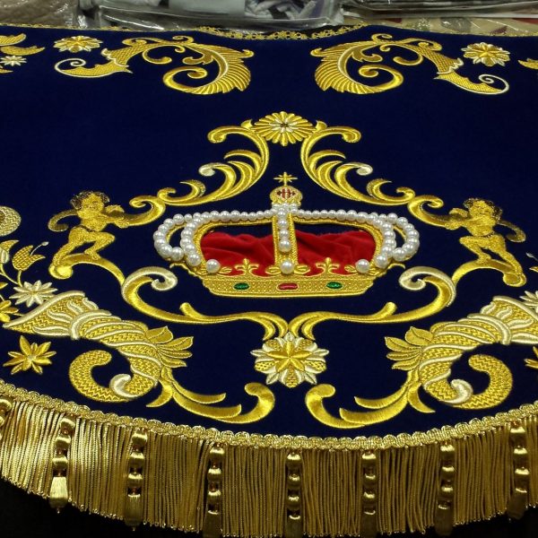 Manto bordados religiosos