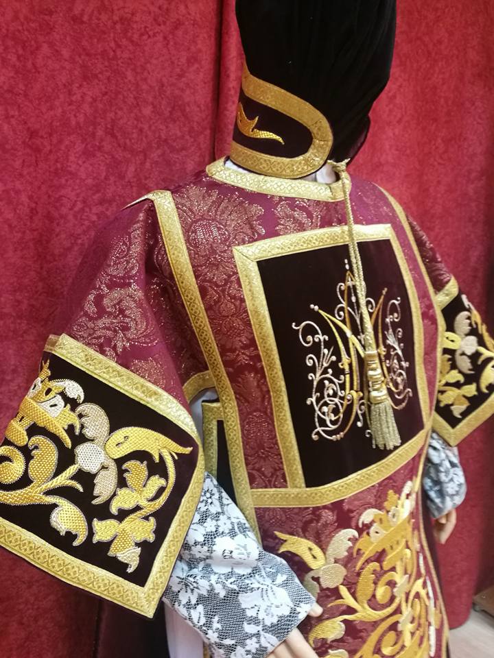 de Acólitos | Trajes Bordados | Barber