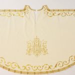 Manto en oro para Virgen