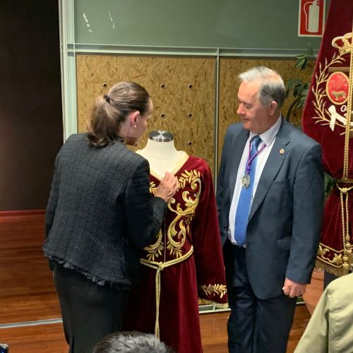 Túnica del cristo de la Oracion en el Huerto presentación