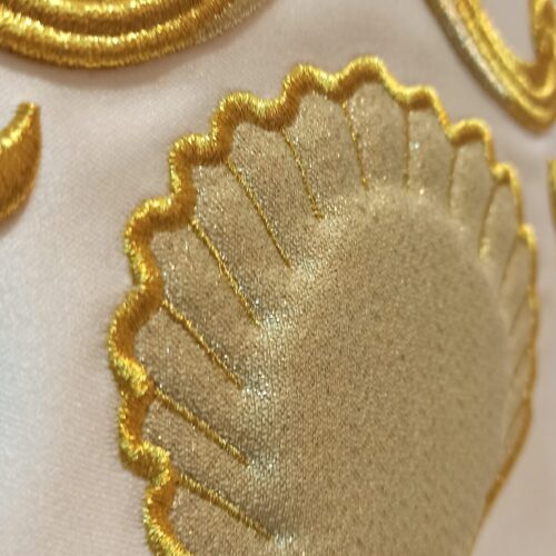detalles saya Virgen Peregrina, Bertamirans