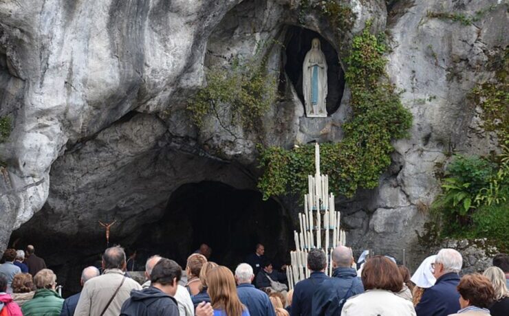 virgen lourdes francia