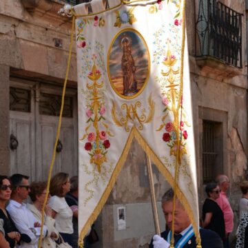 estandarte ponferrada virgen